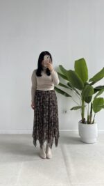 Asimetrik Kesim Desenli Şifon Etek