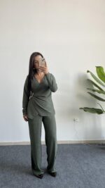 Bonita Kruvaze Yaka Aksesuarlı Takım - Haki