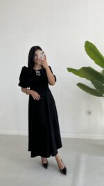 Çıkartılabilir Fiyonk Aksesuarlı Midi Elbise - Siyah - Görsel 5