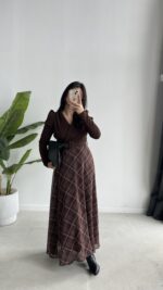 Ekose Kemerli Maxi Şifon Elbise - Kahve - Görsel 7