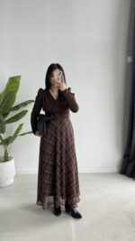 Ekose Kemerli Maxi Şifon Elbise - Kahve - Görsel 5