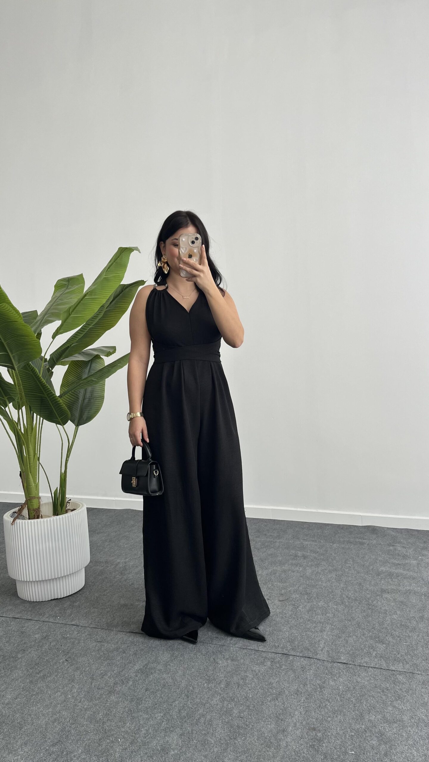 halka-detayli-tulum-siyah-5ac1-a.jpeg Sırt Dekolteli Tulum - Siyah - Görsel 1