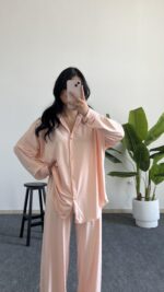 Lenora Gold Düğme Detaylı Pudra Salaş Takım - Görsel 2