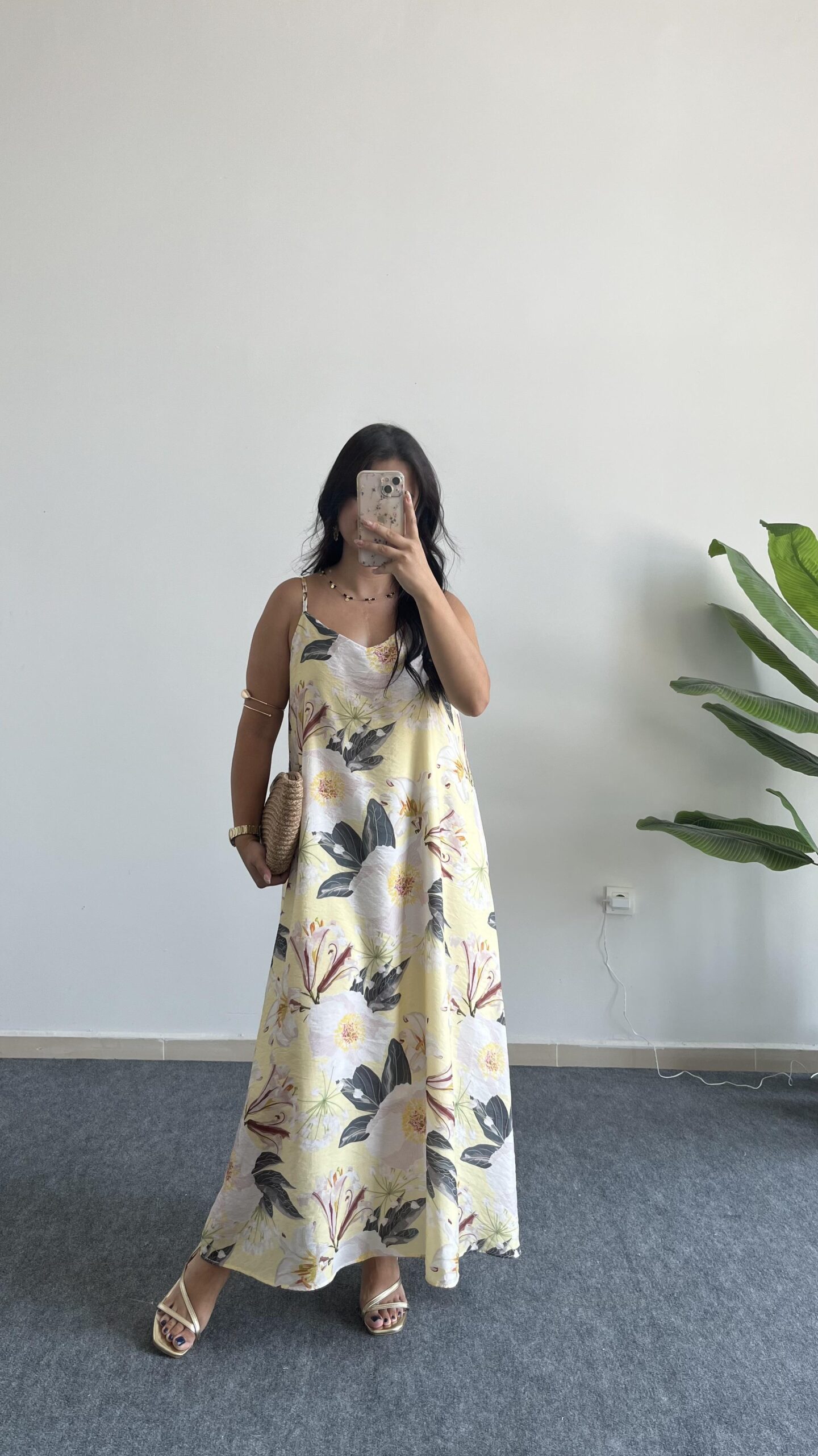 molis-cicek-desenli-askili-elbise-sari-a6462e.jpeg Molis Çiçek Desenli Askılı Elbise - Sarı - Görsel 1