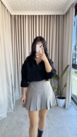 Ola Zincir Detaylı Gri Pileli Etek - Görsel 3