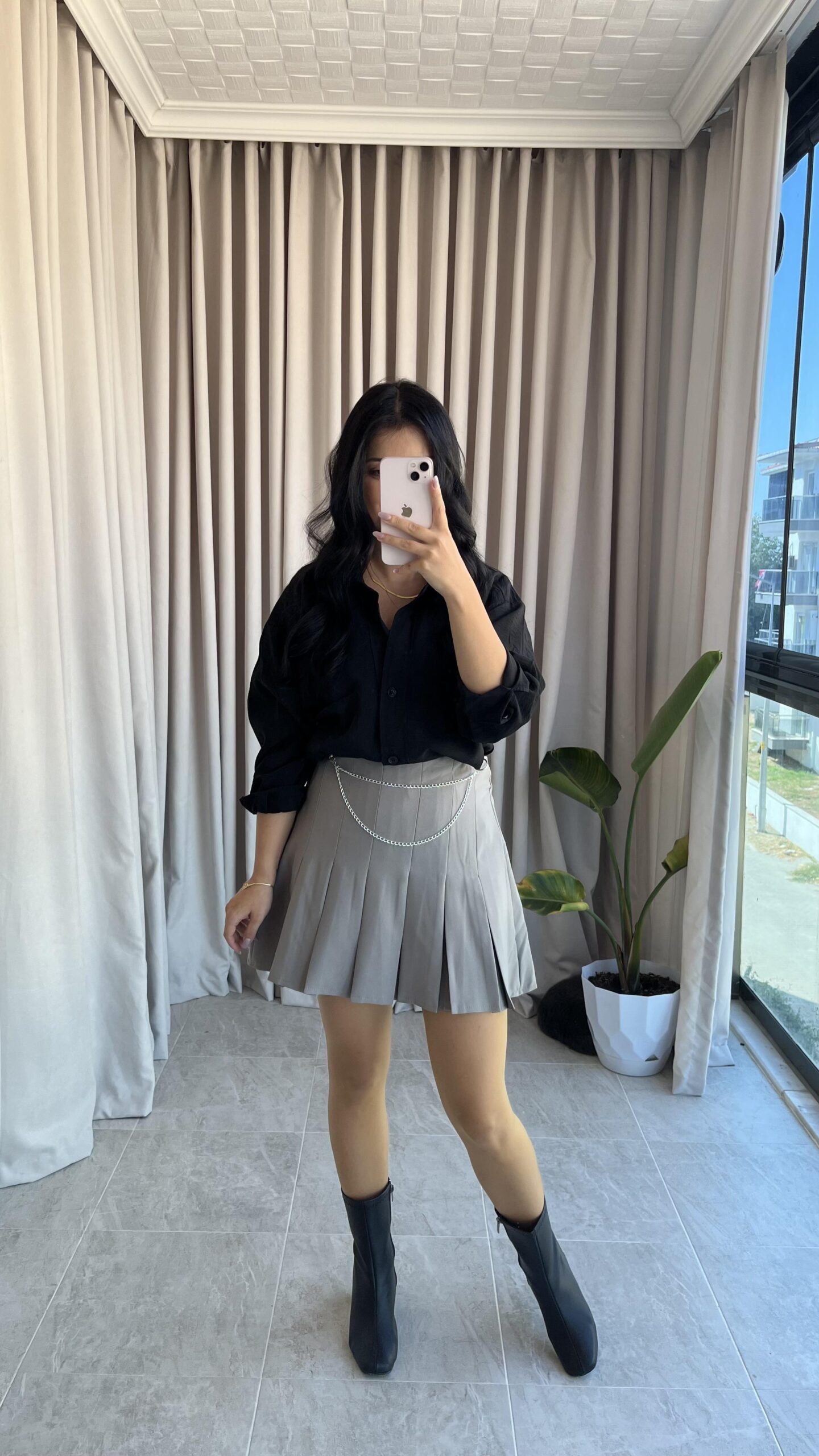 ola-zincir-detayli-gri-pileli-etek-164-2dbc10.jpeg Ola Zincir Detaylı Gri Pileli Etek - Görsel 1