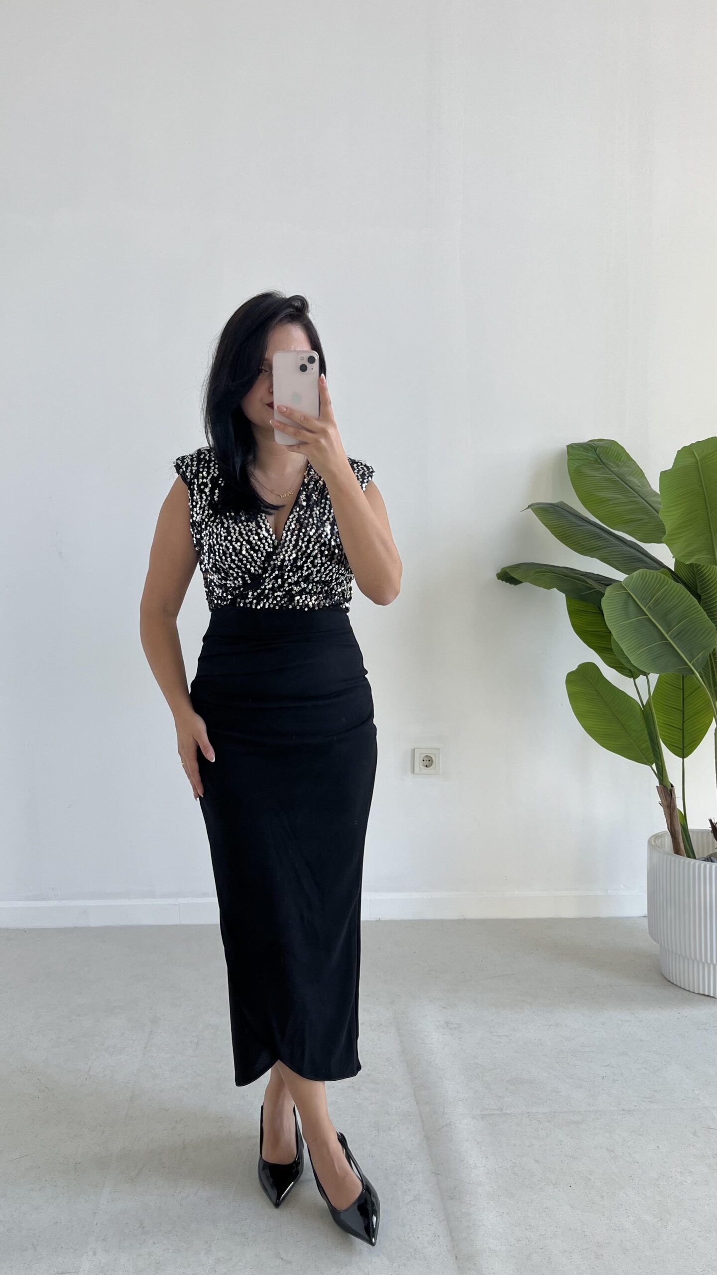 pul-payet-kruvaze-anvelop-elbise-8a33-.jpeg Pul Payet Kruvaze Anvelop Elbise - Gümüş - Görsel 1