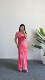 Sandes Tek Omuz Batik Desenli Kruvaze Tül Elbise - Pembe